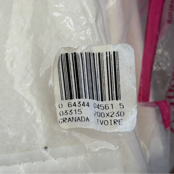 Vintage Granada Double/Queen Cream Blanket by Esmond w/ Permanap Finish Canada - Picture 6 of 6